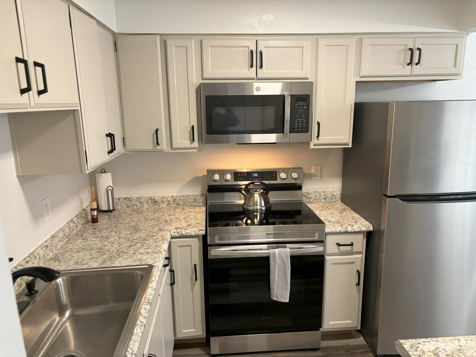 Peaceful Park 2 Bedroom Remodeled Family Suite Granite City Exterior foto